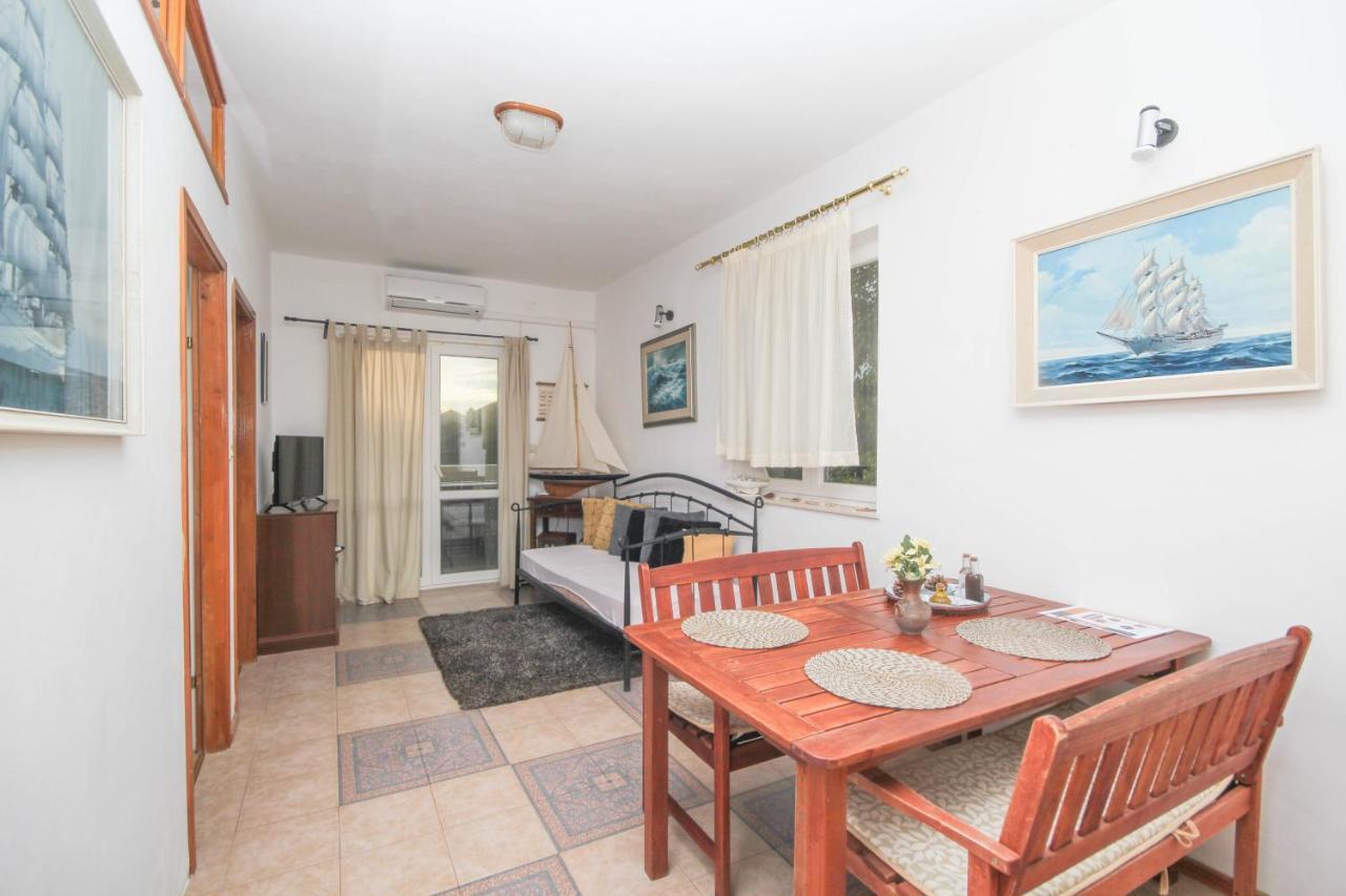 Lola'S Apartments Трибунь Экстерьер фото