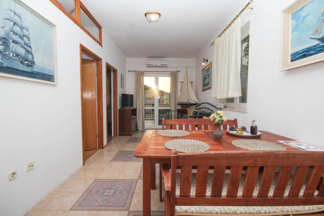 Lola'S Apartments Трибунь Экстерьер фото