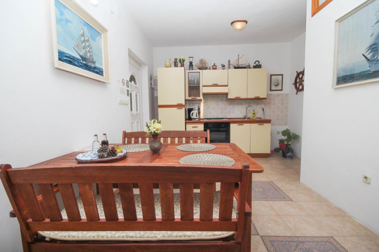 Lola'S Apartments Трибунь Экстерьер фото