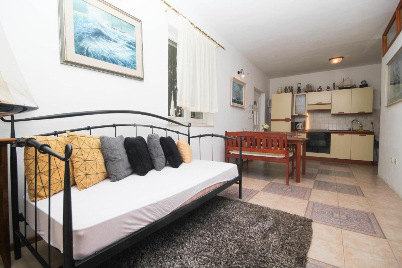 Lola'S Apartments Трибунь Экстерьер фото