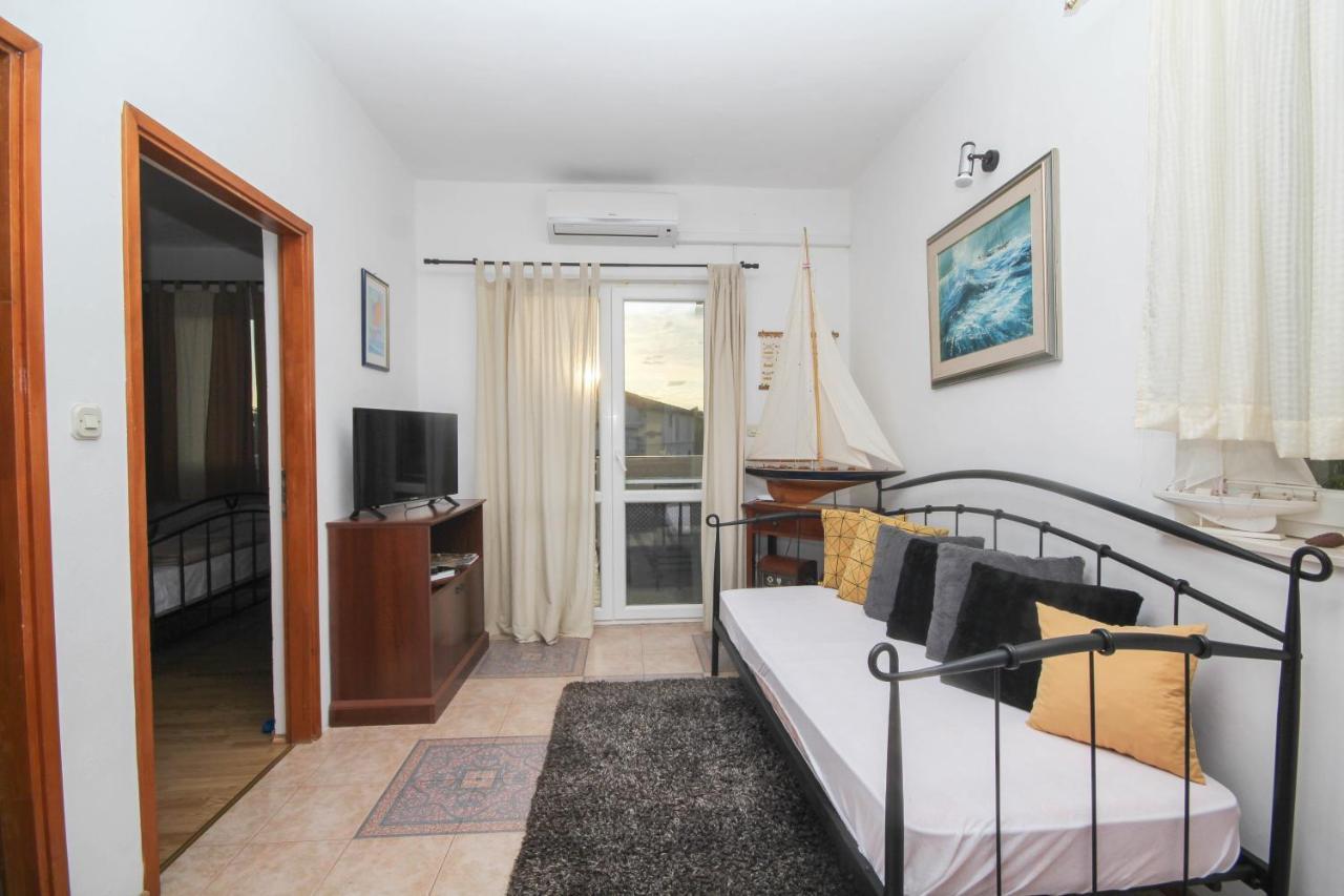 Lola'S Apartments Трибунь Экстерьер фото