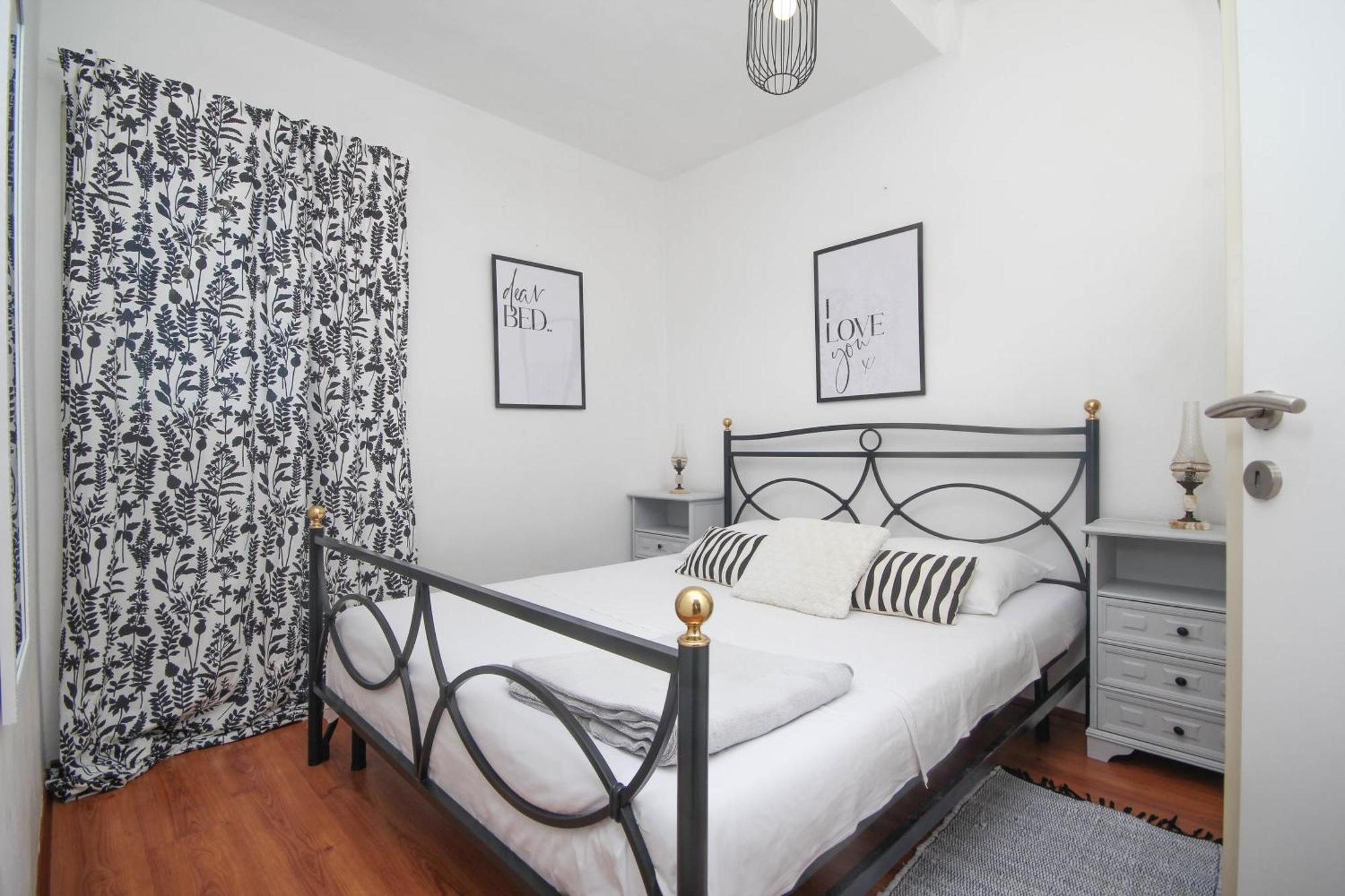 Lola'S Apartments Трибунь Экстерьер фото
