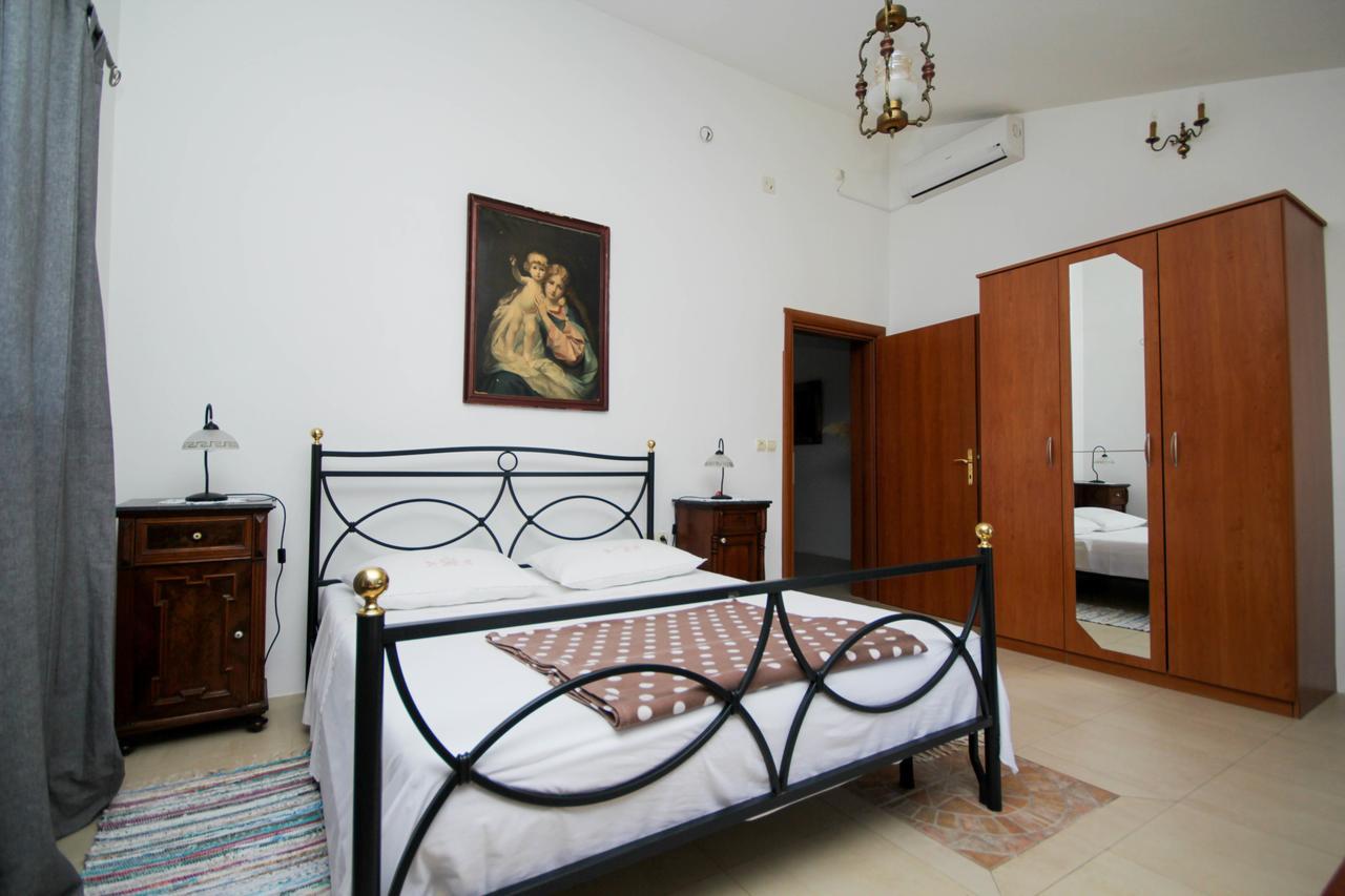 Lola'S Apartments Трибунь Экстерьер фото