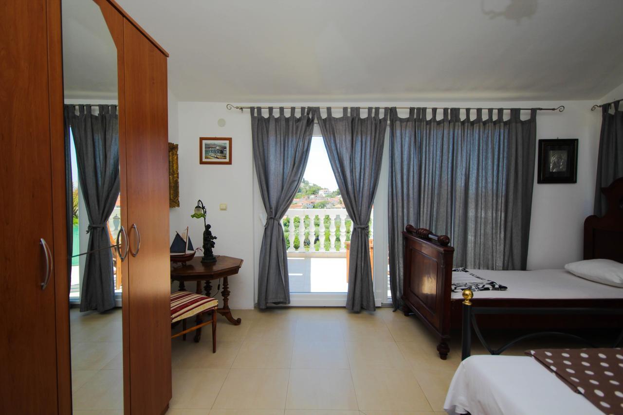 Lola'S Apartments Трибунь Экстерьер фото