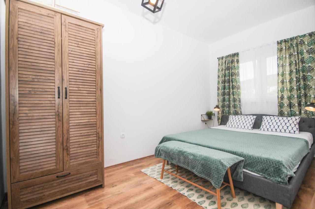 Lola'S Apartments Трибунь Экстерьер фото